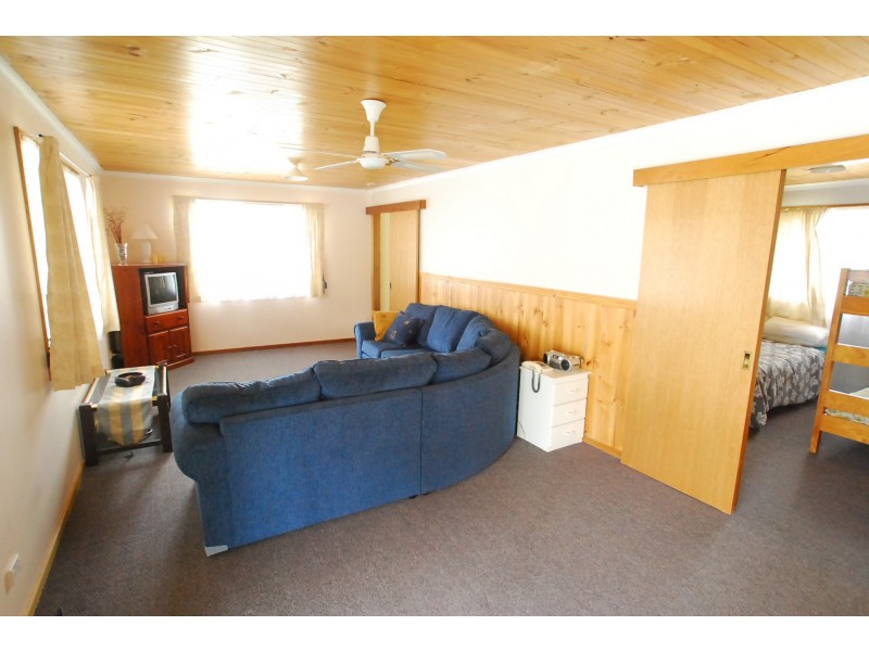 31 Davies Street, Loch Sport VIC 3851