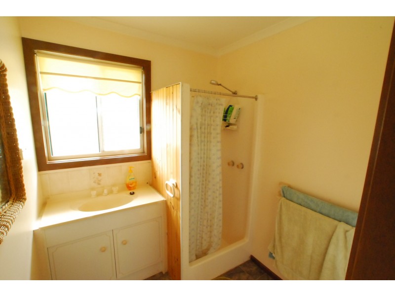 31 Davies Street, Loch Sport VIC 3851