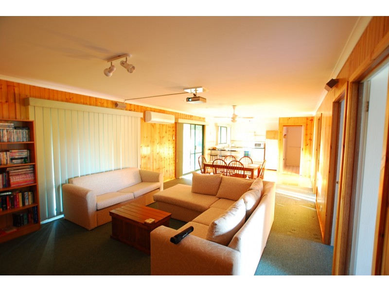 10 Bluff Drive, Loch Sport VIC 3851