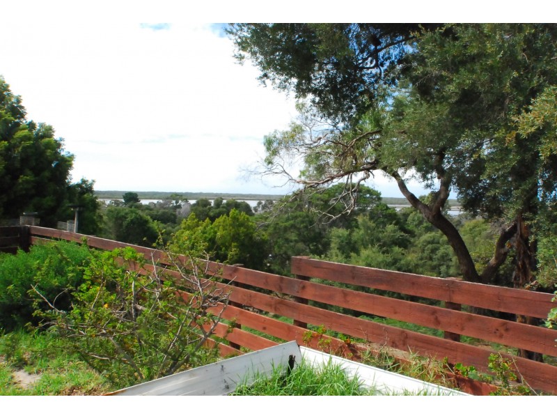 18 Bernadette Avenue, Loch Sport VIC 3851