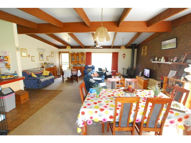 18 Bernadette Avenue, Loch Sport VIC 3851