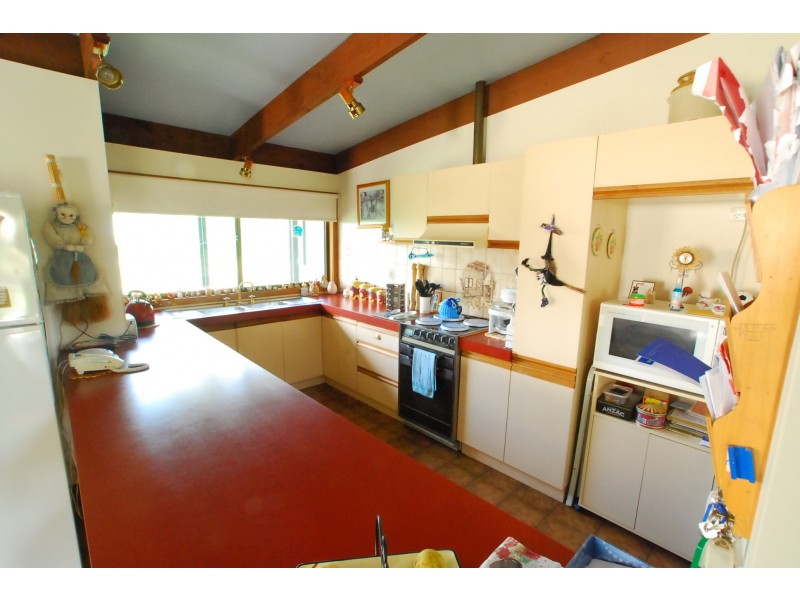 18 Bernadette Avenue, Loch Sport VIC 3851