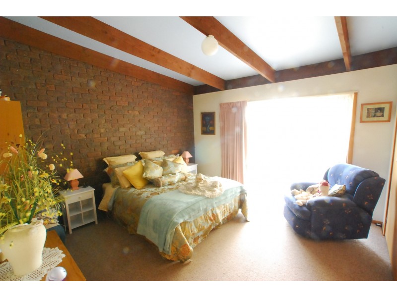 18 Bernadette Avenue, Loch Sport VIC 3851