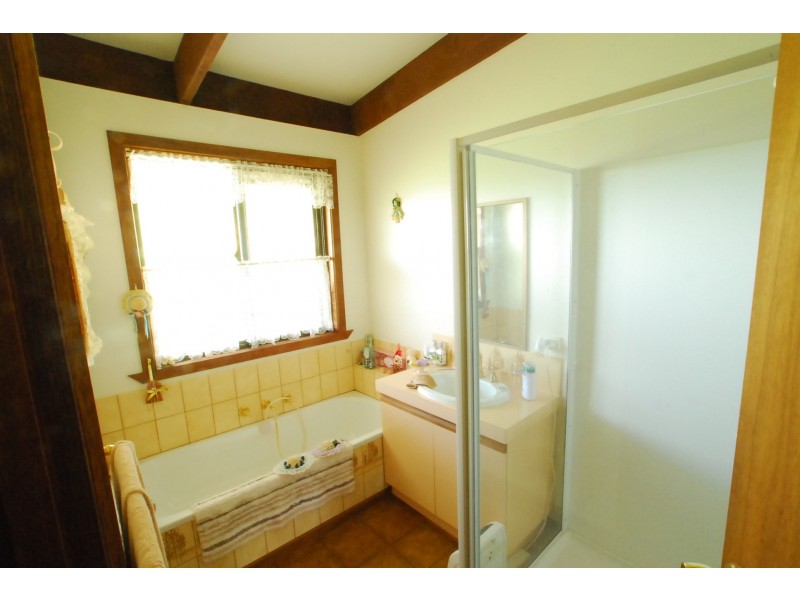 18 Bernadette Avenue, Loch Sport VIC 3851