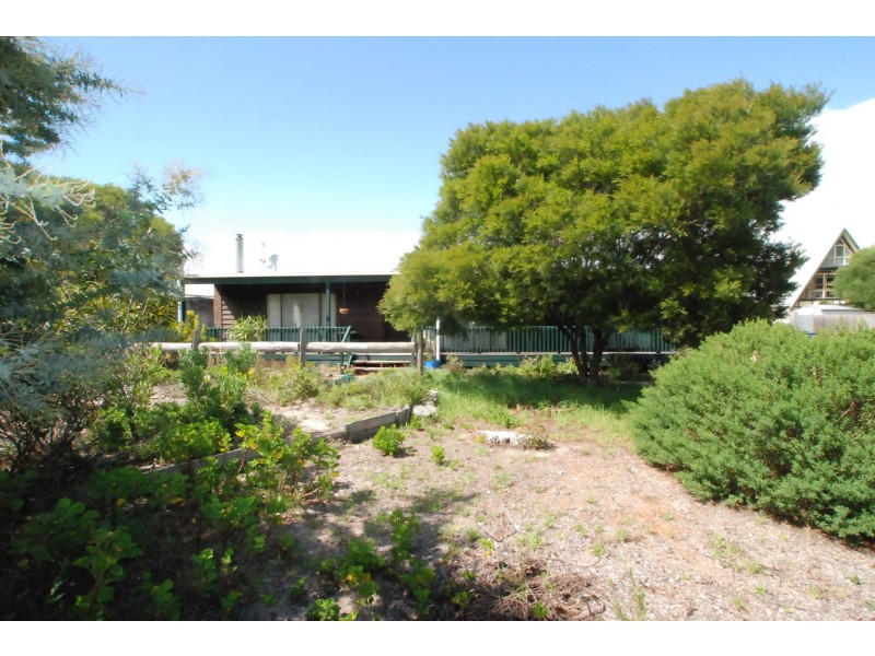 18 Bernadette Avenue, Loch Sport VIC 3851