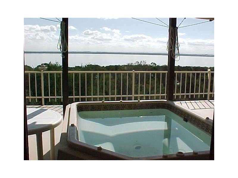 77 Wattle Grove, Loch Sport VIC 3851