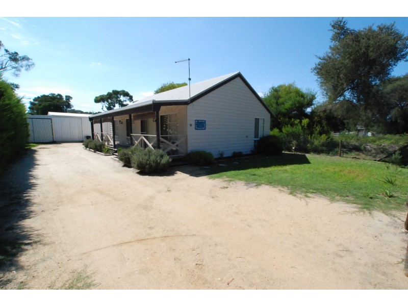 10 Cove Street, Loch Sport VIC 3851