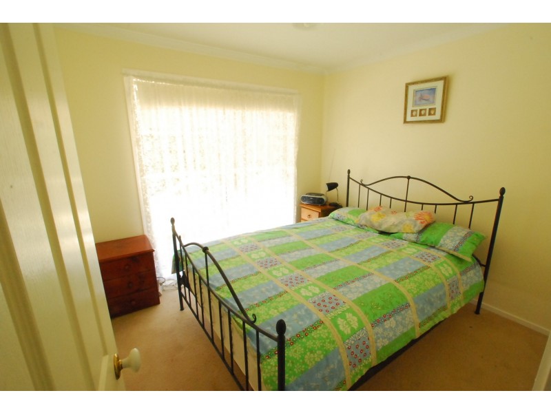 10 Cove Street, Loch Sport VIC 3851