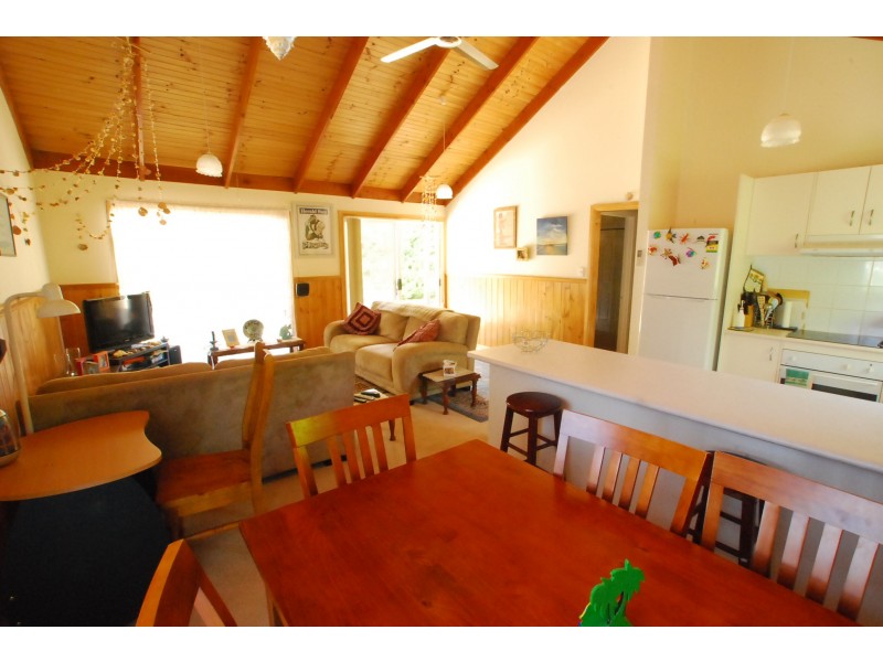 10 Cove Street, Loch Sport VIC 3851