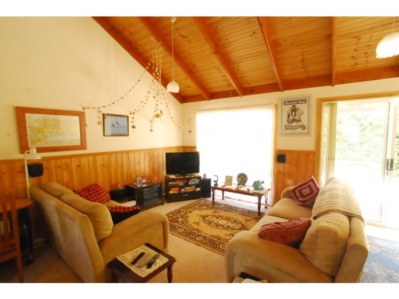 10 Cove Street, Loch Sport VIC 3851