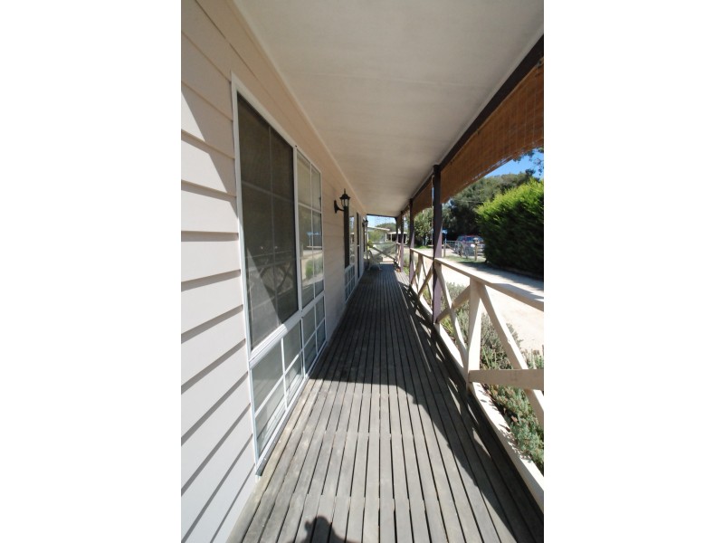 10 Cove Street, Loch Sport VIC 3851