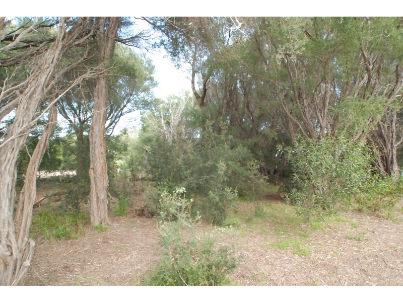 410 National Park Road, Loch Sport VIC 3851
