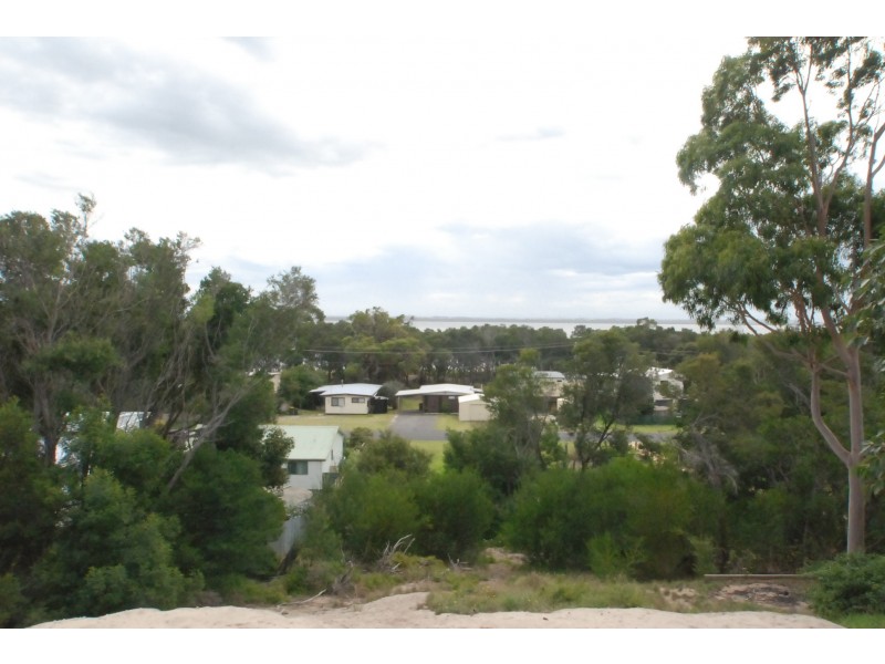 27 Wattle Grove, Loch Sport VIC 3851