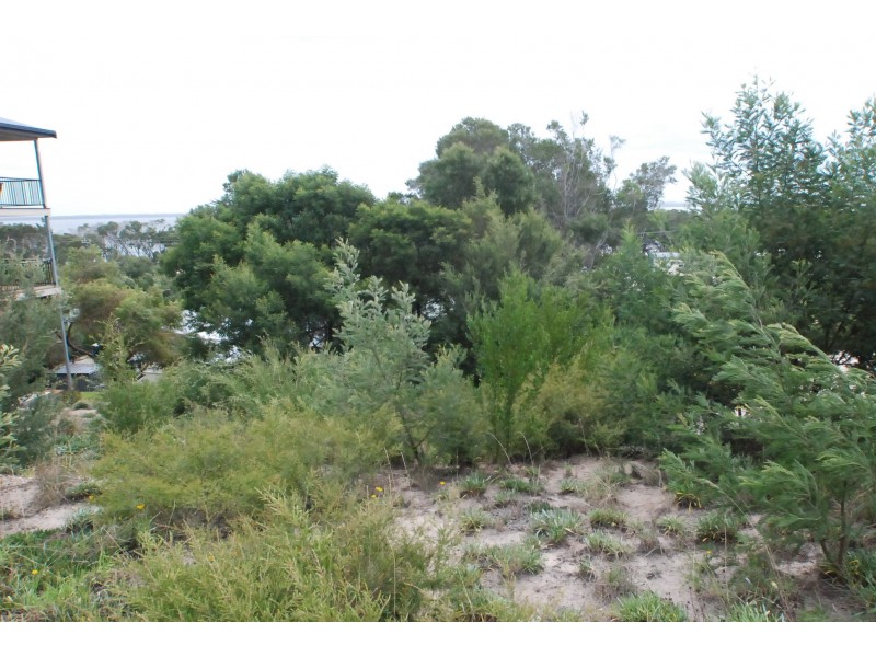 27 Wattle Grove, Loch Sport VIC 3851