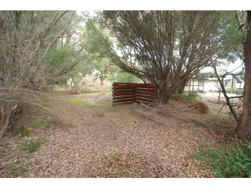 104 Campbell Street, Loch Sport VIC 3851