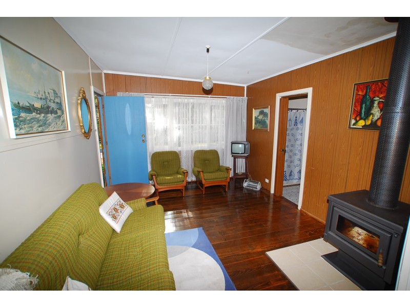 70 National Park Road, Loch Sport VIC 3851