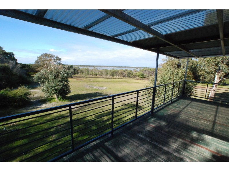 9 Simon Court, Loch Sport VIC 3851