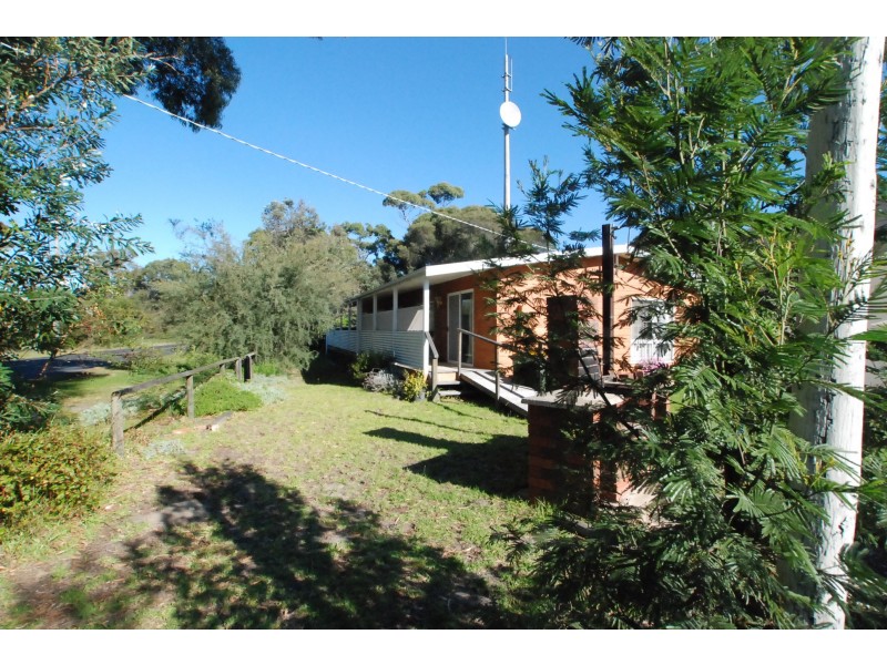 1 Cove Street, Loch Sport VIC 3851