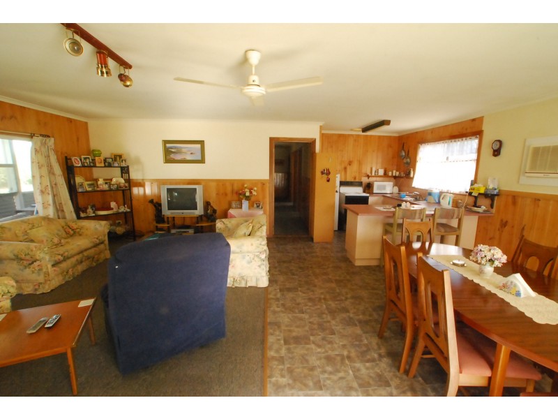 1 Cove Street, Loch Sport VIC 3851