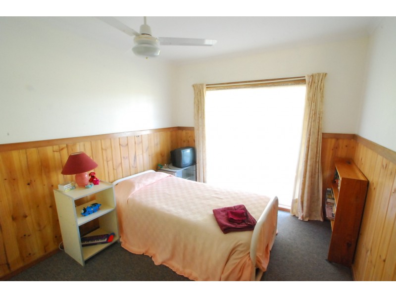 1 Cove Street, Loch Sport VIC 3851