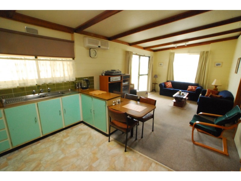 77 Victoria Street, Loch Sport VIC 3851