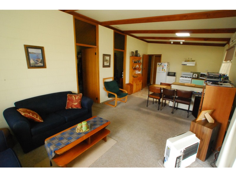 77 Victoria Street, Loch Sport VIC 3851