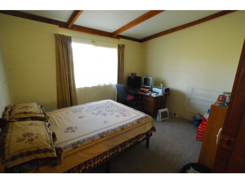 77 Victoria Street, Loch Sport VIC 3851