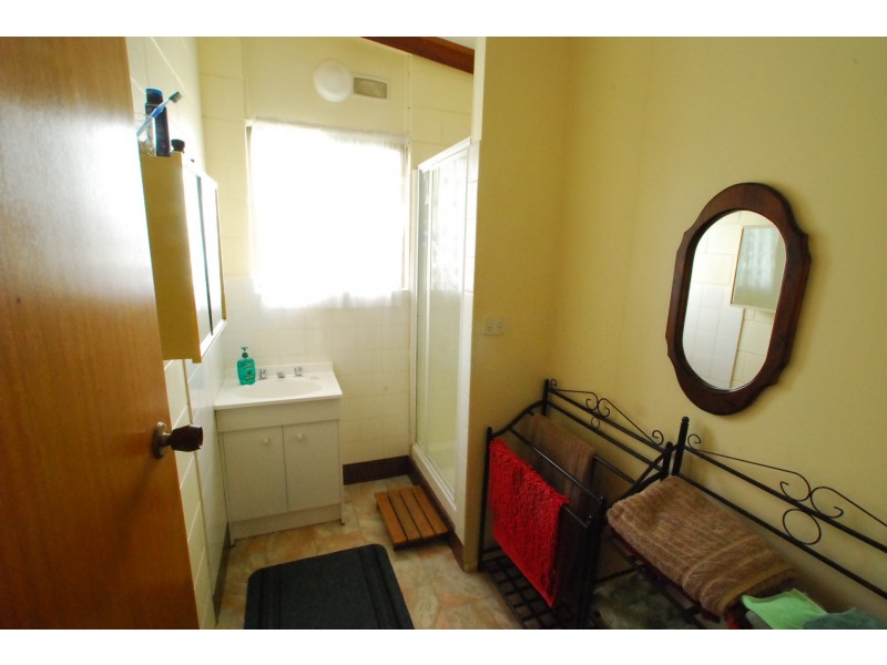 77 Victoria Street, Loch Sport VIC 3851