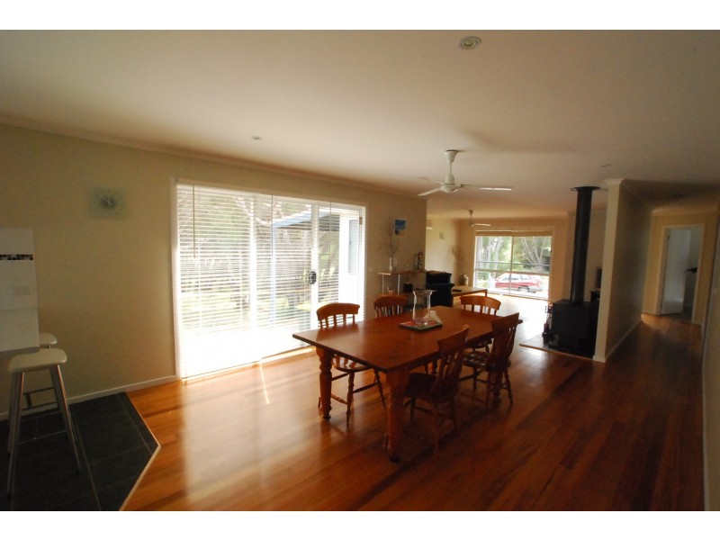 5 Bluff Drive, Loch Sport VIC 3851