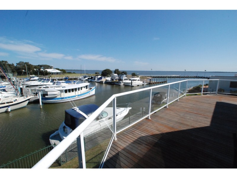 33 Marina Drive, Loch Sport VIC 3851