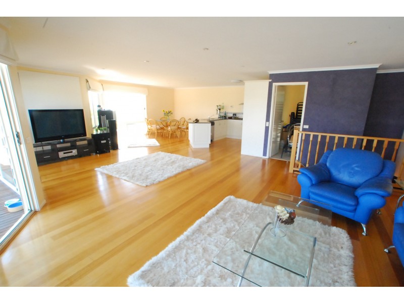 33 Marina Drive, Loch Sport VIC 3851