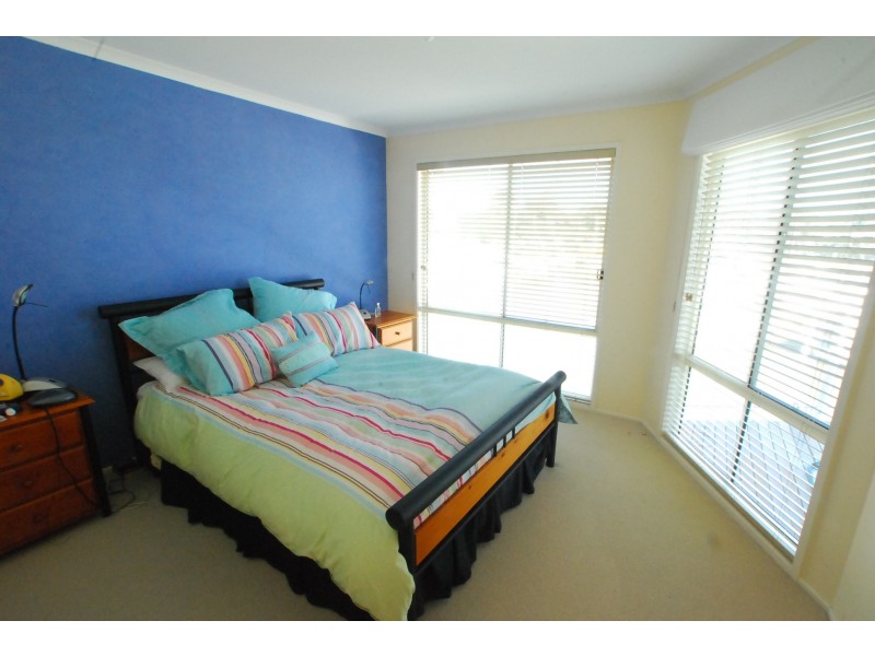 33 Marina Drive, Loch Sport VIC 3851