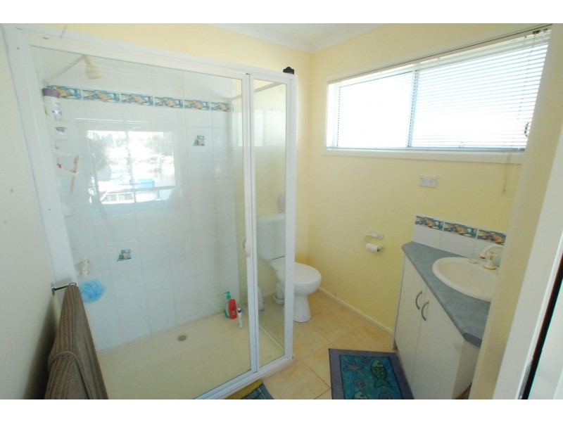 33 Marina Drive, Loch Sport VIC 3851