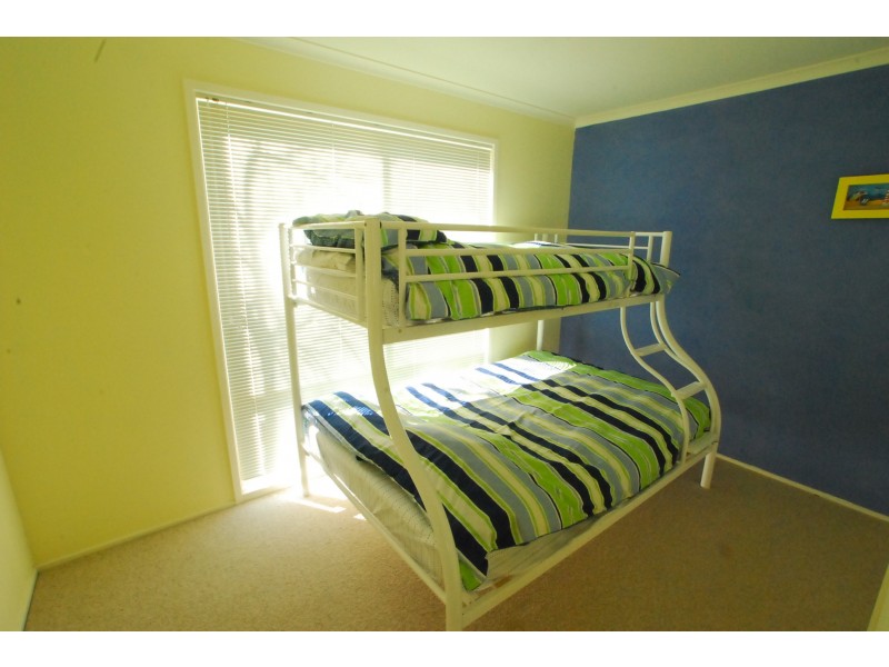 33 Marina Drive, Loch Sport VIC 3851