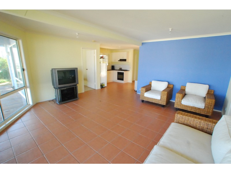 33 Marina Drive, Loch Sport VIC 3851