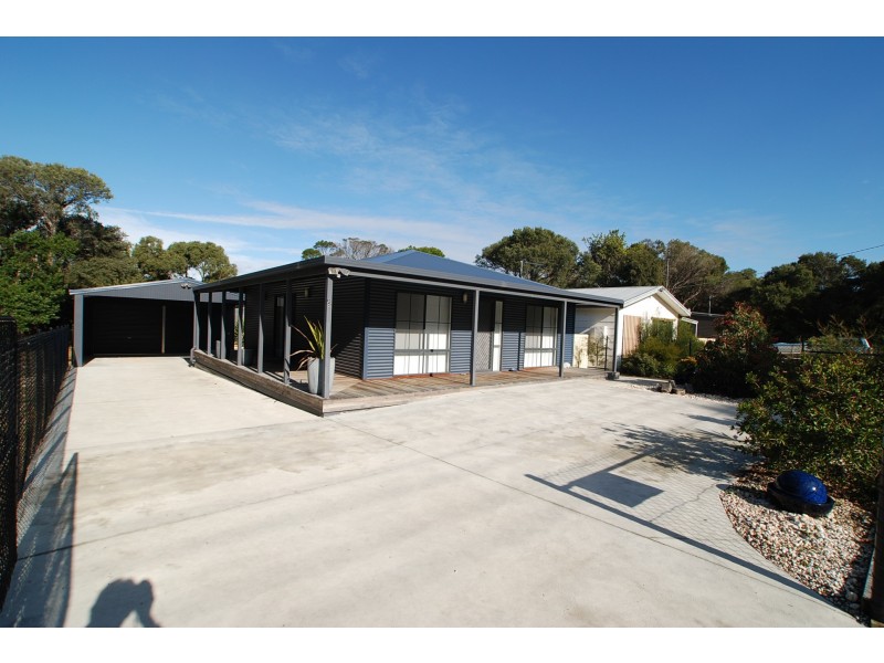 72 Toorak Avenue, Loch Sport VIC 3851