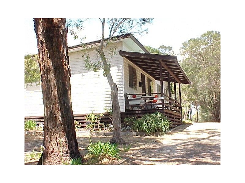 11 Camerons Road, Loch Sport VIC 3851