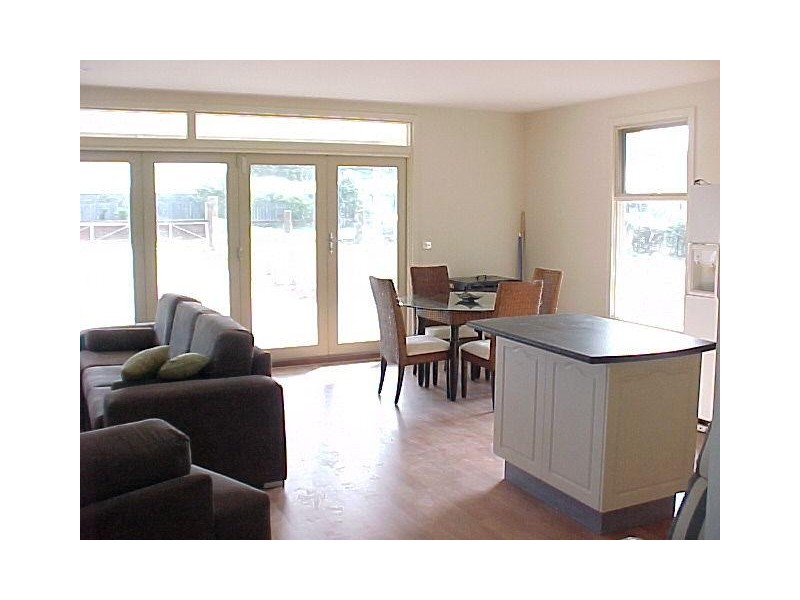 30 Victoria Street, Loch Sport VIC 3851