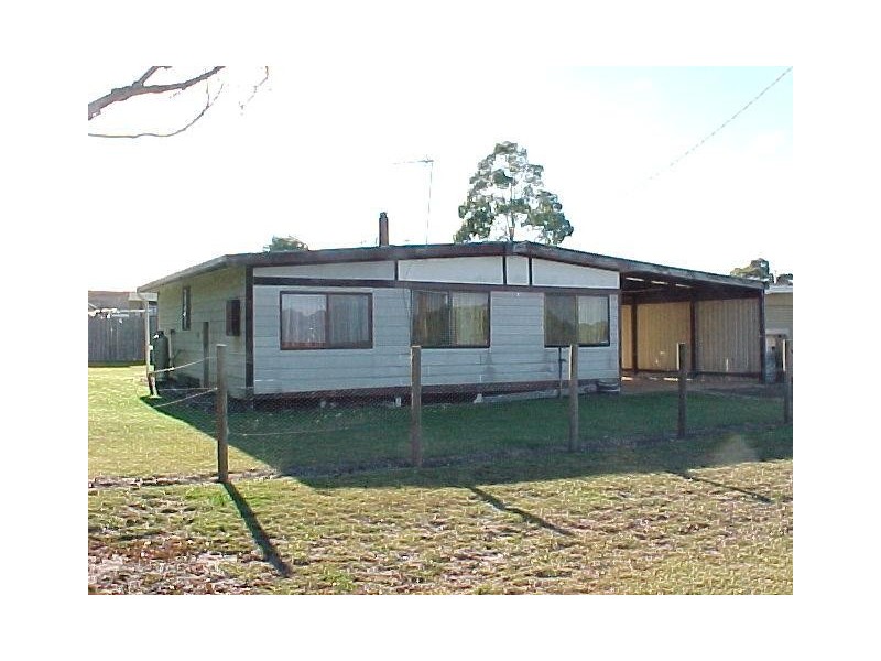 43 Centre Road, Loch Sport VIC 3851