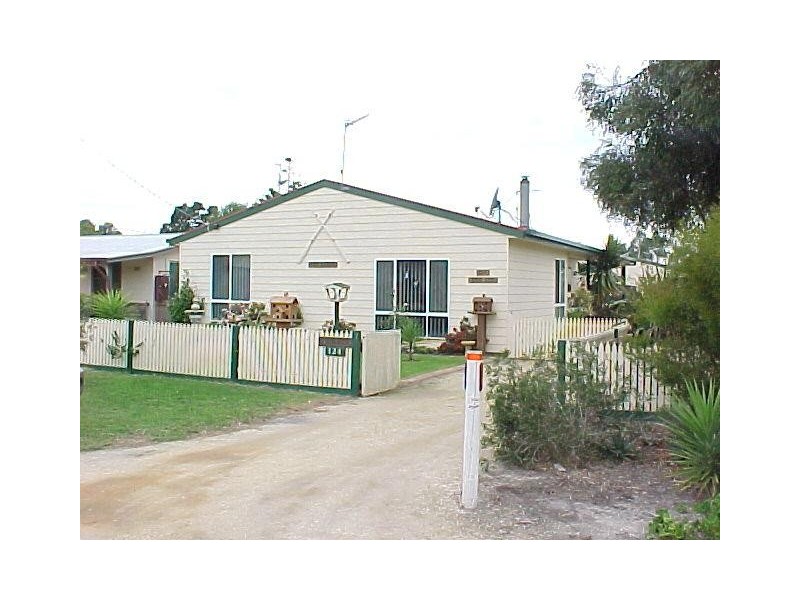 124 National Park Road, Loch Sport VIC 3851