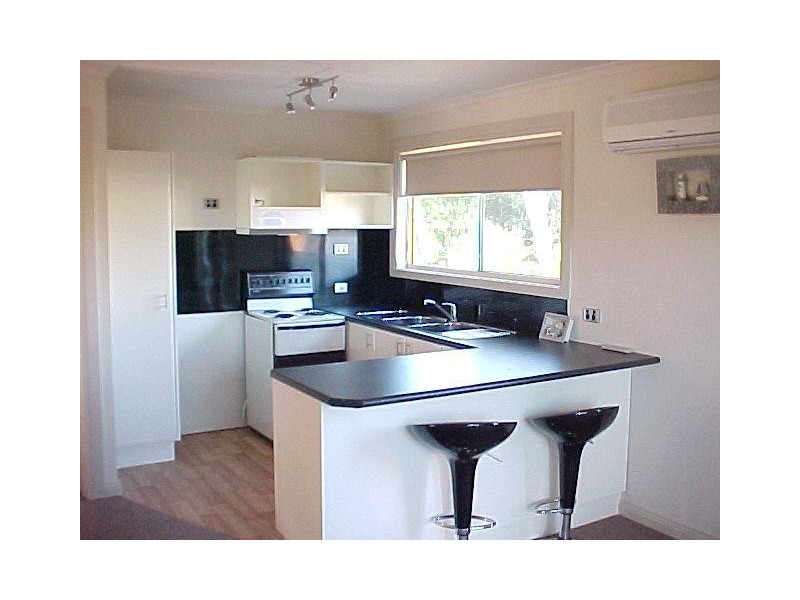 4 Reserve Avenue, Loch Sport VIC 3851