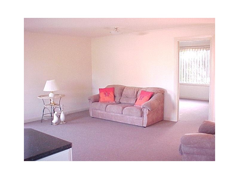 4 Reserve Avenue, Loch Sport VIC 3851