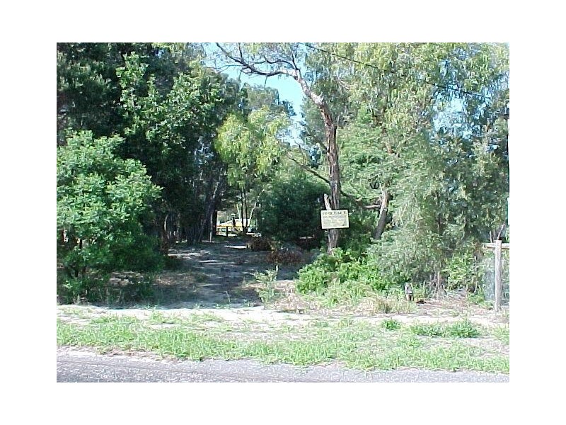 24 Wattle Grove, Loch Sport VIC 3851