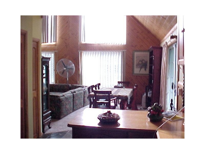 12 Central Avenue, Loch Sport VIC 3851