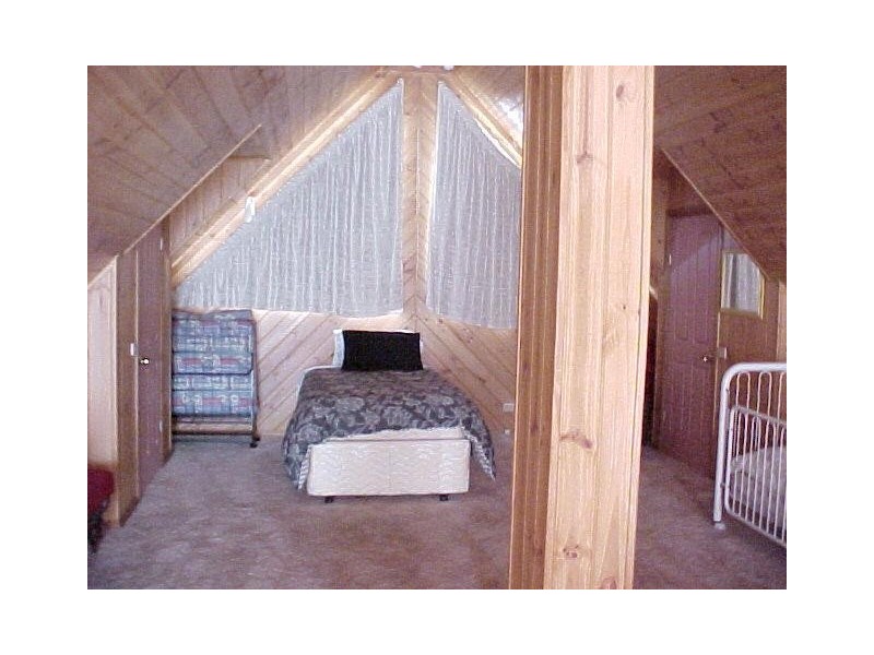 12 Central Avenue, Loch Sport VIC 3851