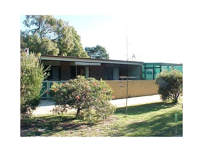 142-144 Wallaby Street, Loch Sport VIC 3851