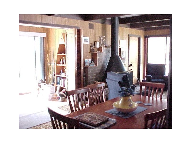 24 Leon Street, Loch Sport VIC 3851