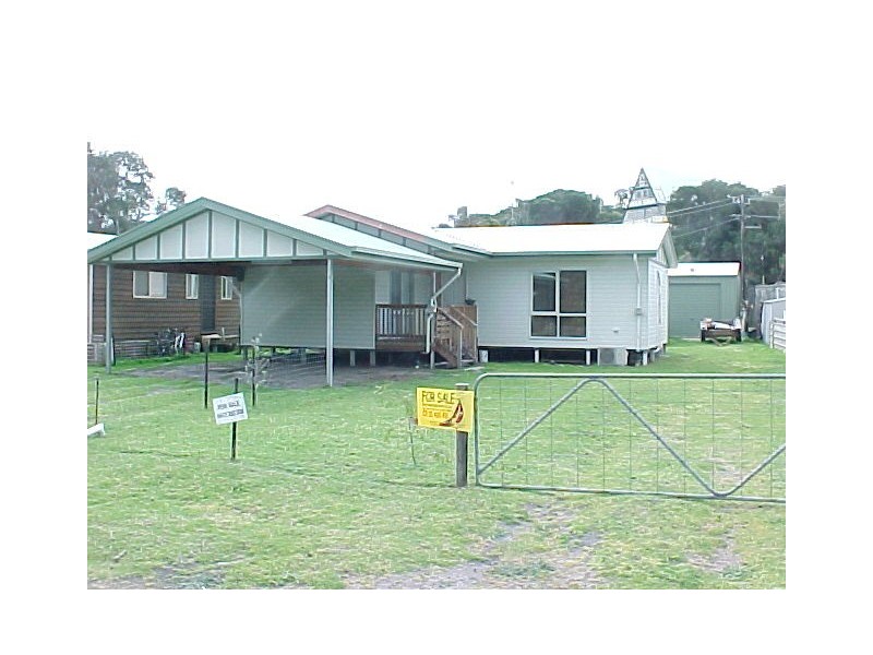 305 National Park Road, Loch Sport VIC 3851