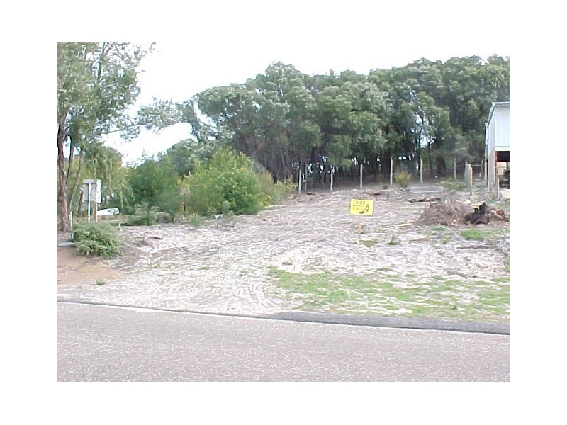 12 Goodlett Avenue, Loch Sport VIC 3851