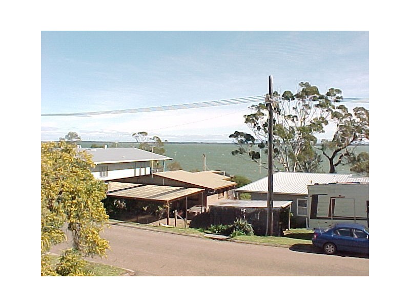8 Toorak Avenue, Loch Sport VIC 3851